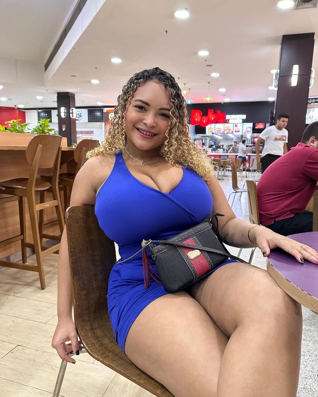 A gostosa TETUDA mais safada que vc verá hoje