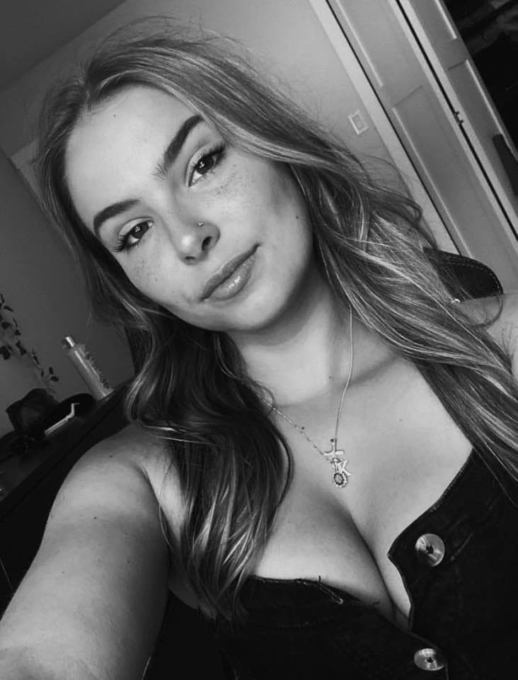 Kaitlyn and leah slut sisters and there friends rate those sluts in comment dm or kik : saa5642