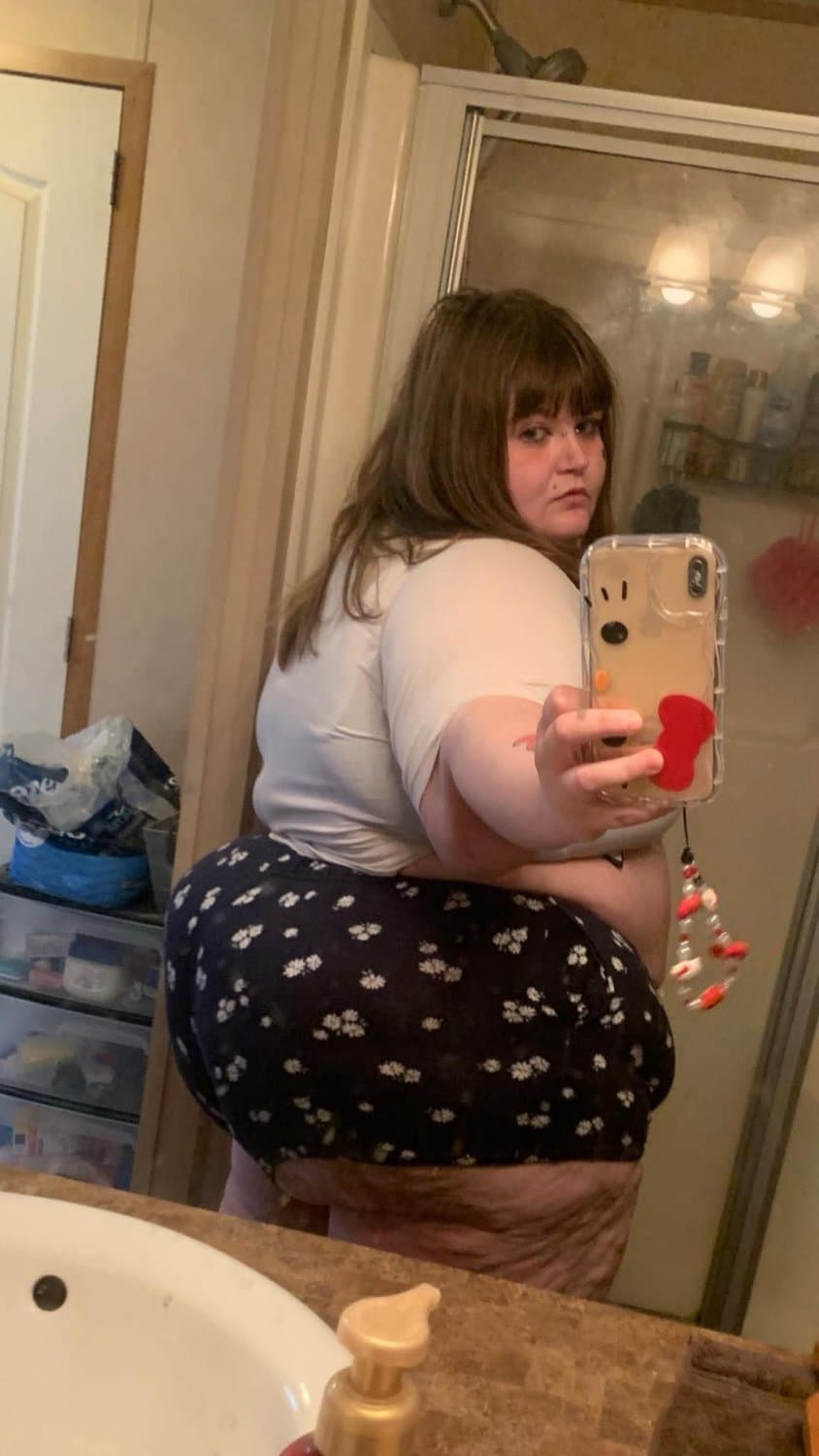 MASSIVE HUGE PAWG SSBBW BBW HUGE THICK BIG ASS GOONER MATERIAL