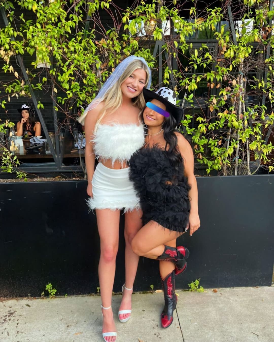 Click to view full size Gorgeous Rich HS Teen Bimbo Thought Nobody Would See Her Porn