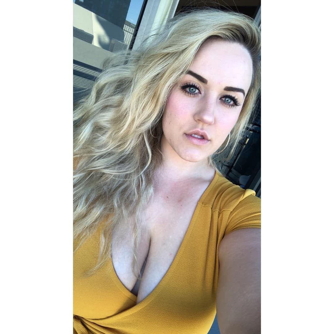 Click to view full size Classy Thick Blonde PAWG Busty Blonde Huge Tits