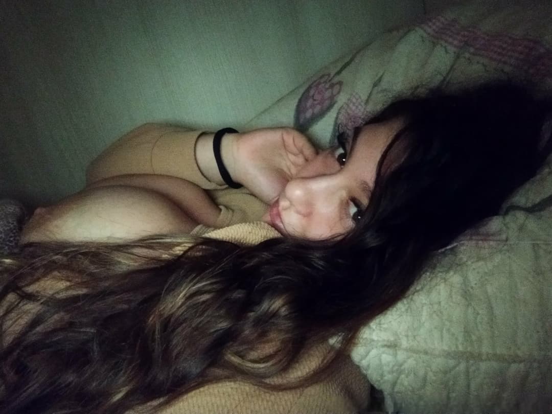 Chubby busty slut with a gorgeous body