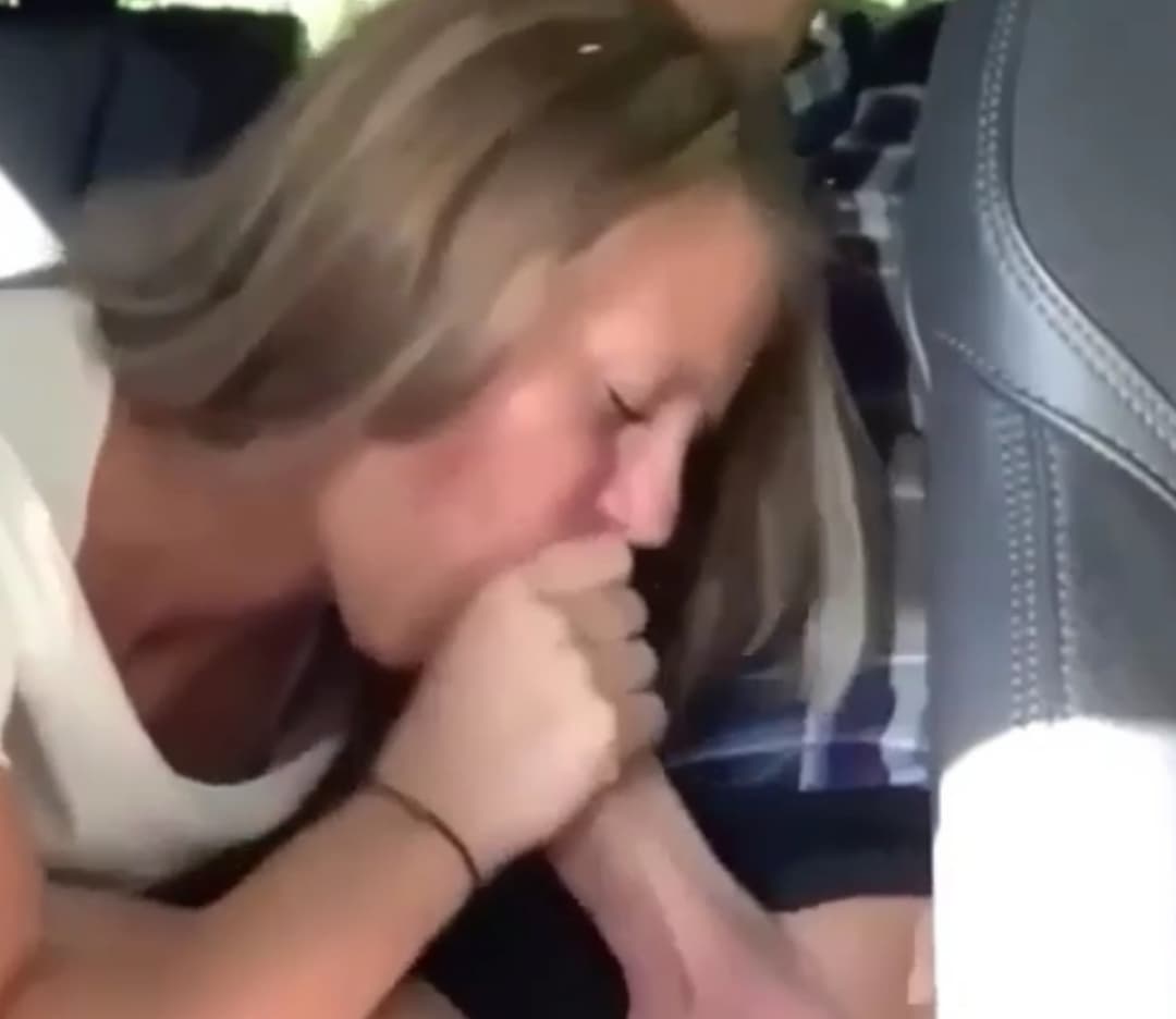 Amateur Girly wanks Huge Cock