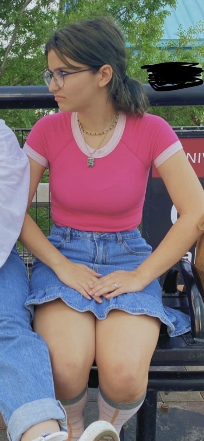 Curvy nice titty dark haired beauty wants to be made famous as a webslut