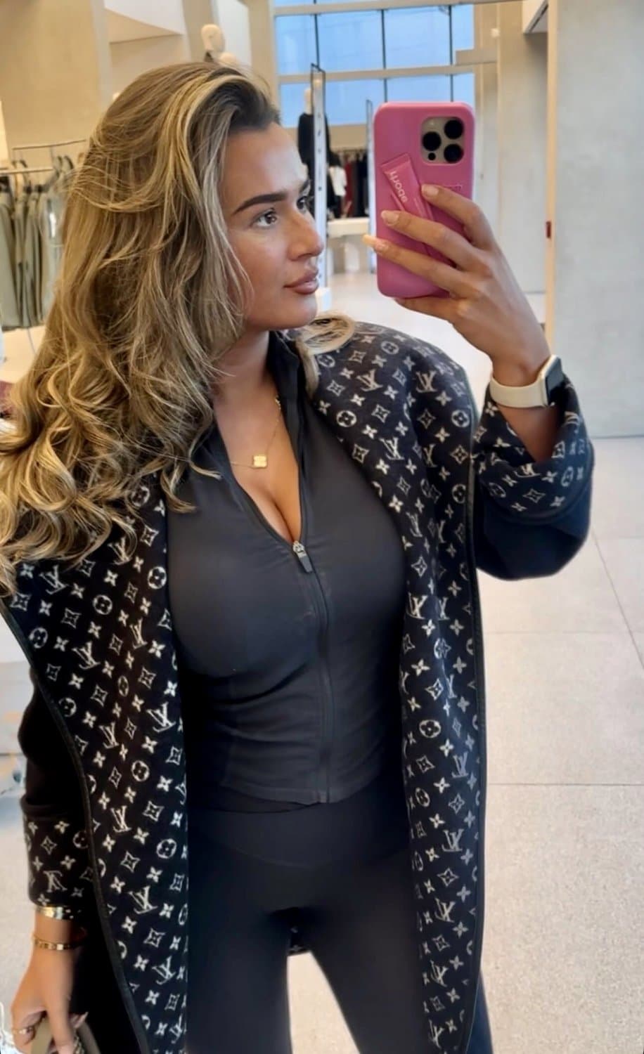 Sexy girl niomi mcguigan xxx