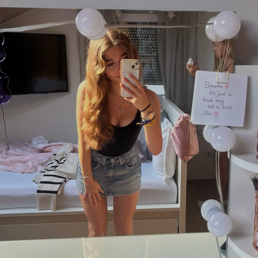 IRL teen best friends making out at their 18th birthday (AI)