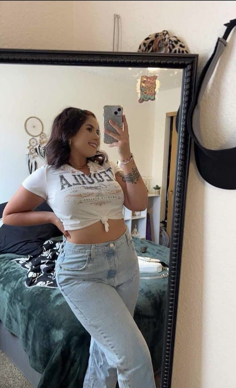 Click to view full size fuck shes sexy asf