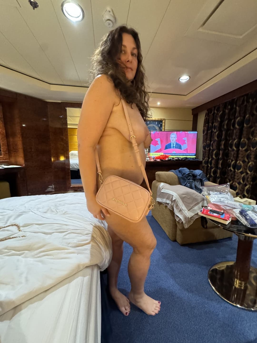 Click to view full size Submission: Whore realtor will suck any cock for a sale