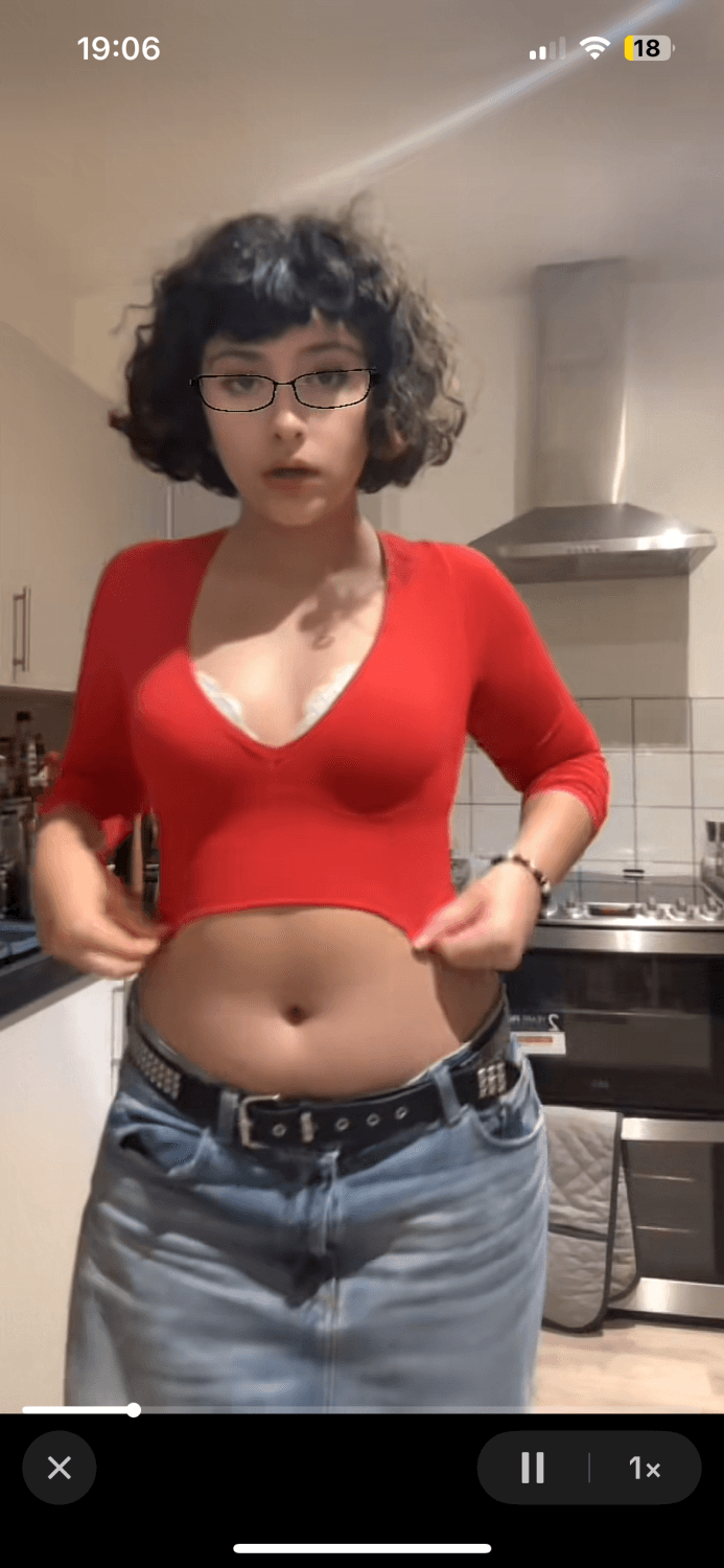 Thick goth slut desperate for tribs and to be an e-slut! cover your screens for her!