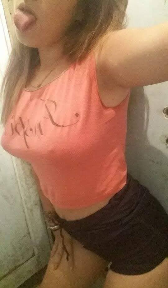 Flaquita de hermosa cola