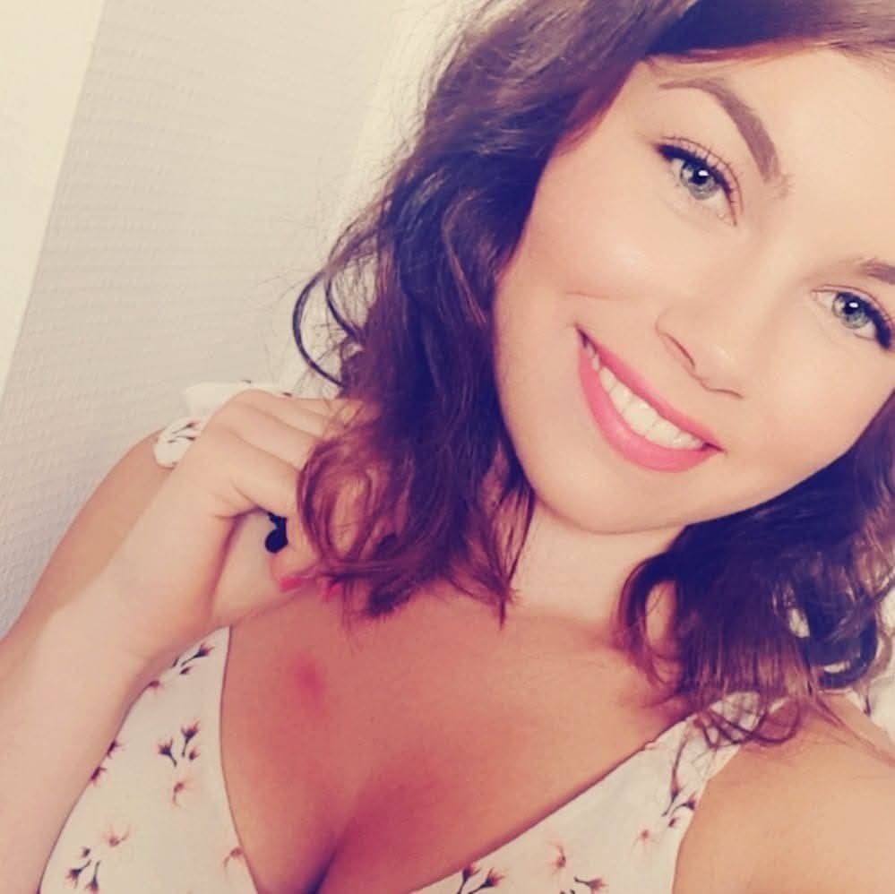 Milf franco-arabe à baiser