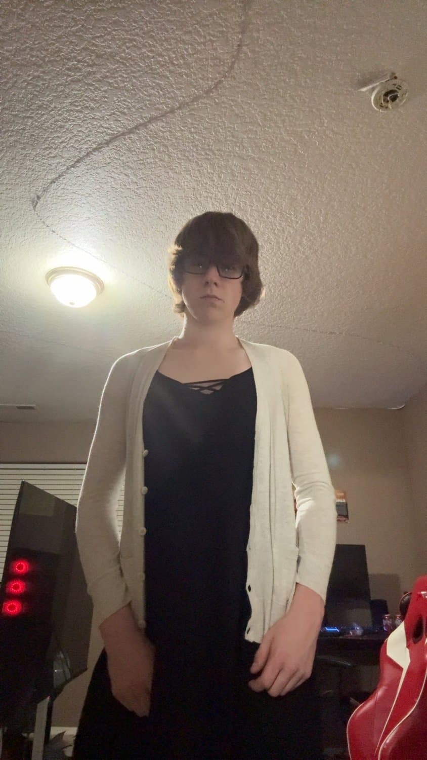 Click to view full size Nonbinary hoe hit my dms earlier ?