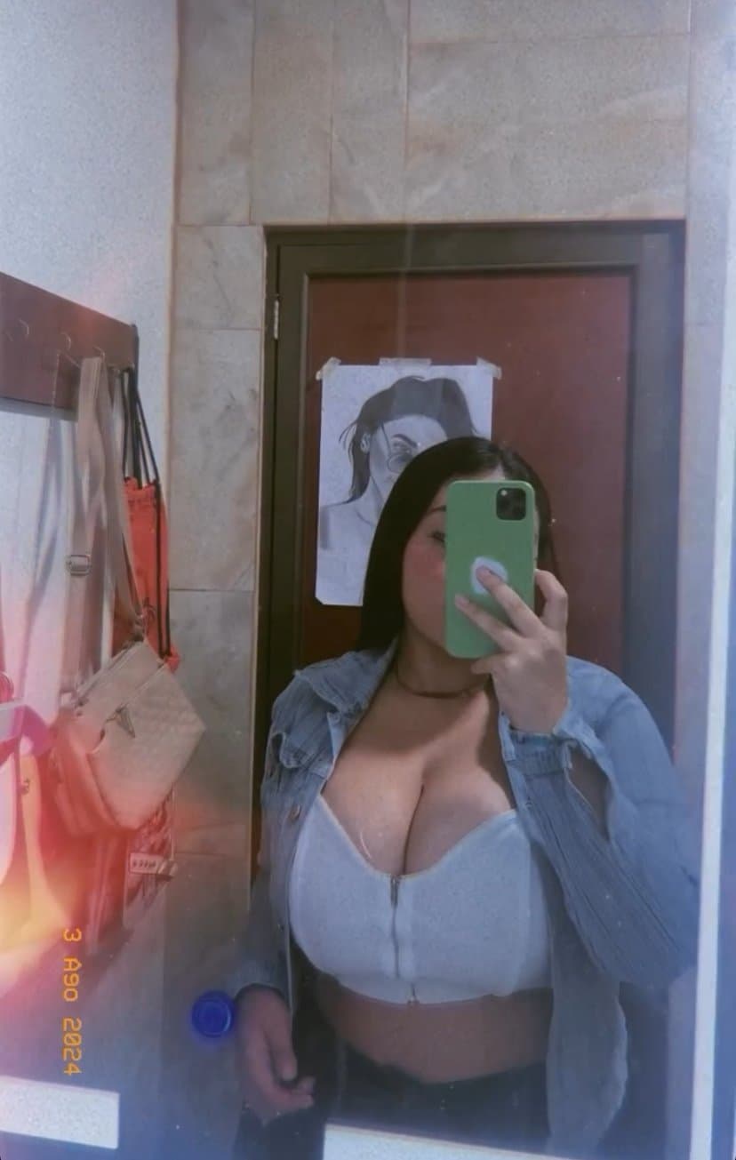 Young girl with Giants tits