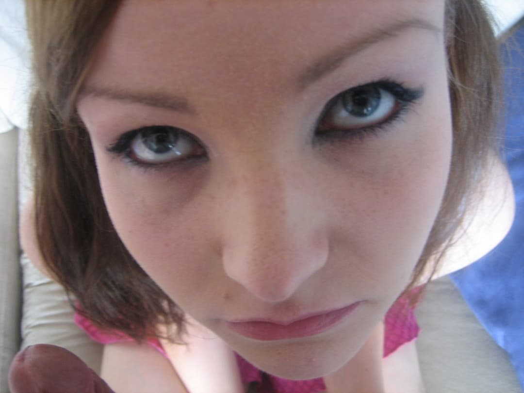 18 years old teen schoolgirl whore fuckmeat sucking a cock of old man for some extra money