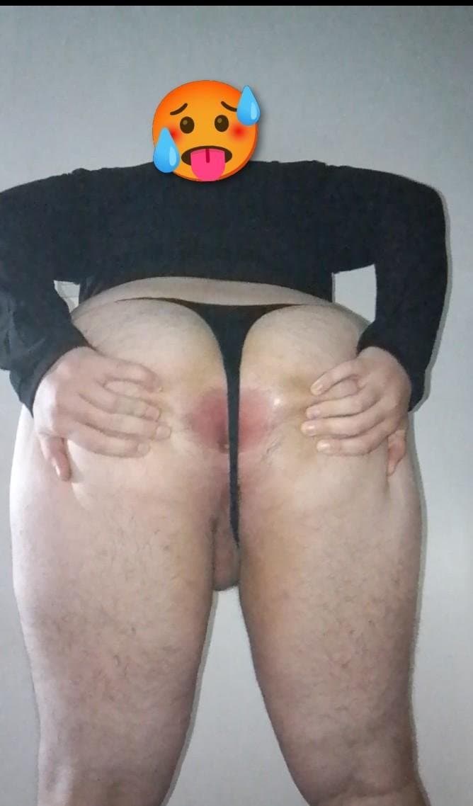 Click to view full size Femboy culon en tanga ??