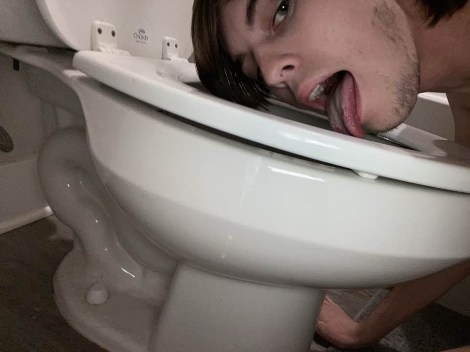 18 yo anal slut first post ever-Bobby/barker. Make him a famous webslut for the public to use:)