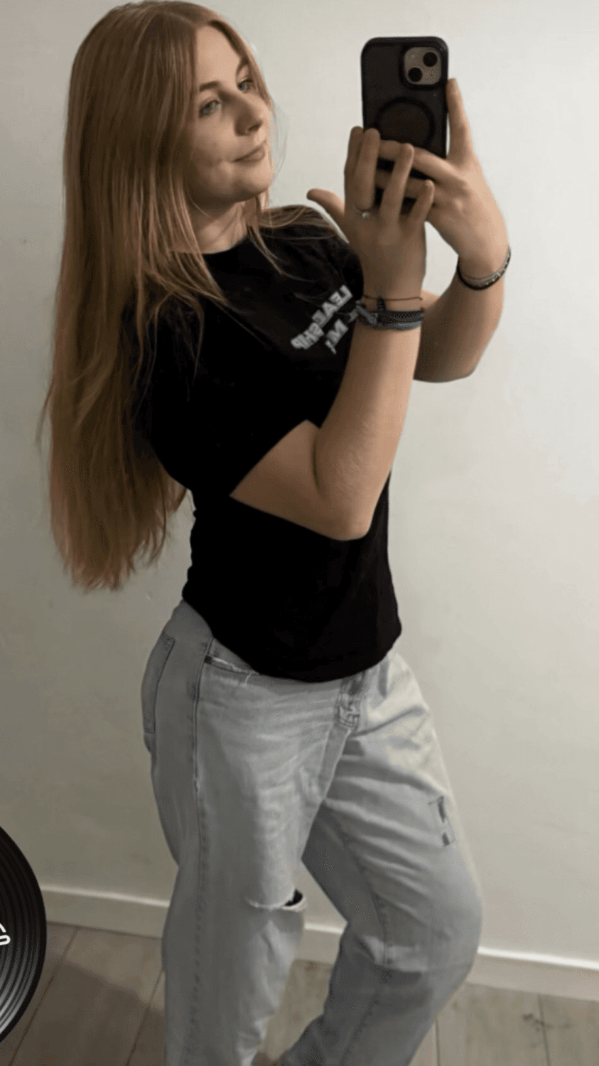 Cute little ginger girlfriend likes to suck cock