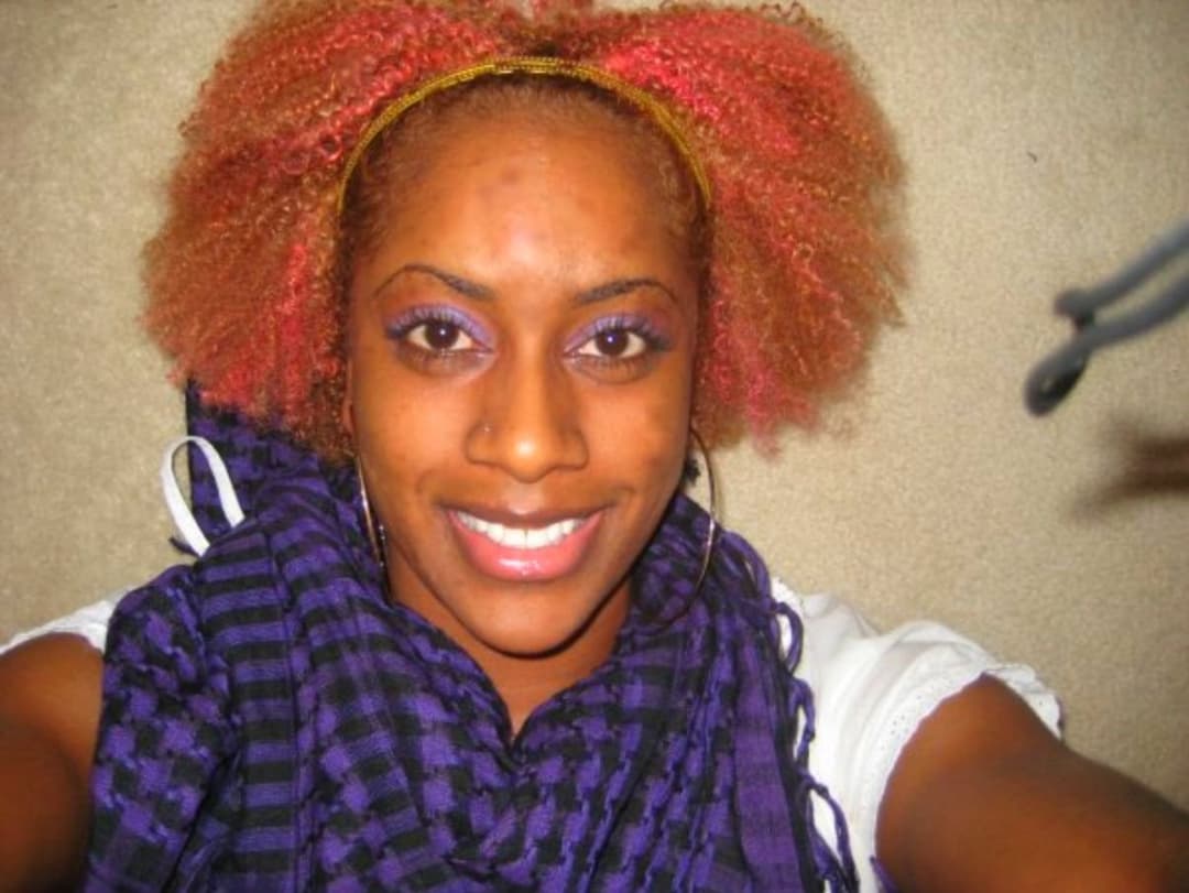 Black nympho slut loves roleplaying and sucking