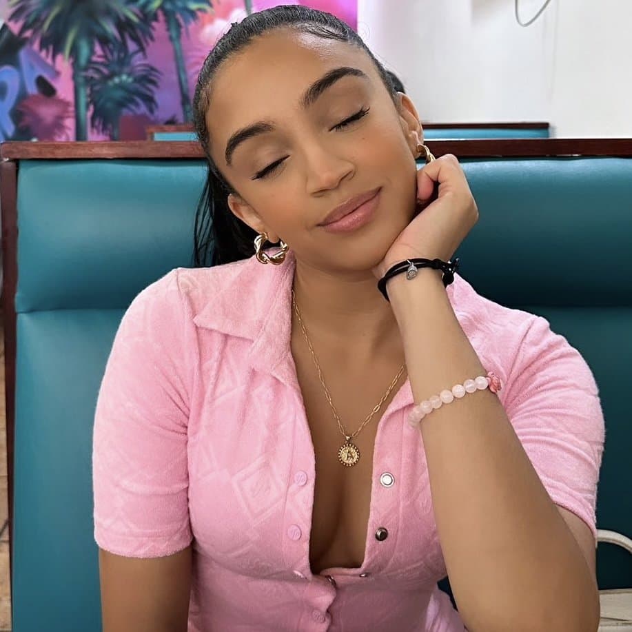 Click to view full size hotmom