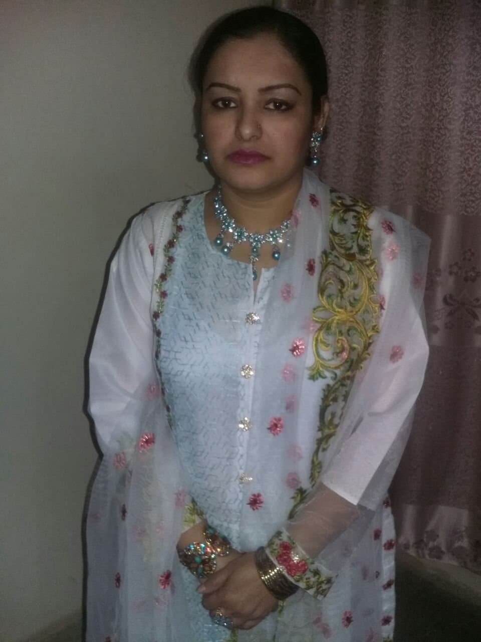 Desi pakistani muslim Uzma aunty and other muslim family whores