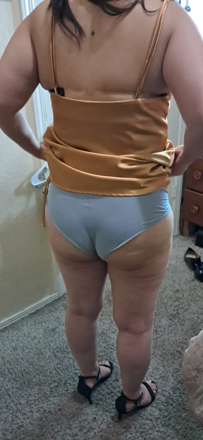 Convinced sister inlaw to show me her panties