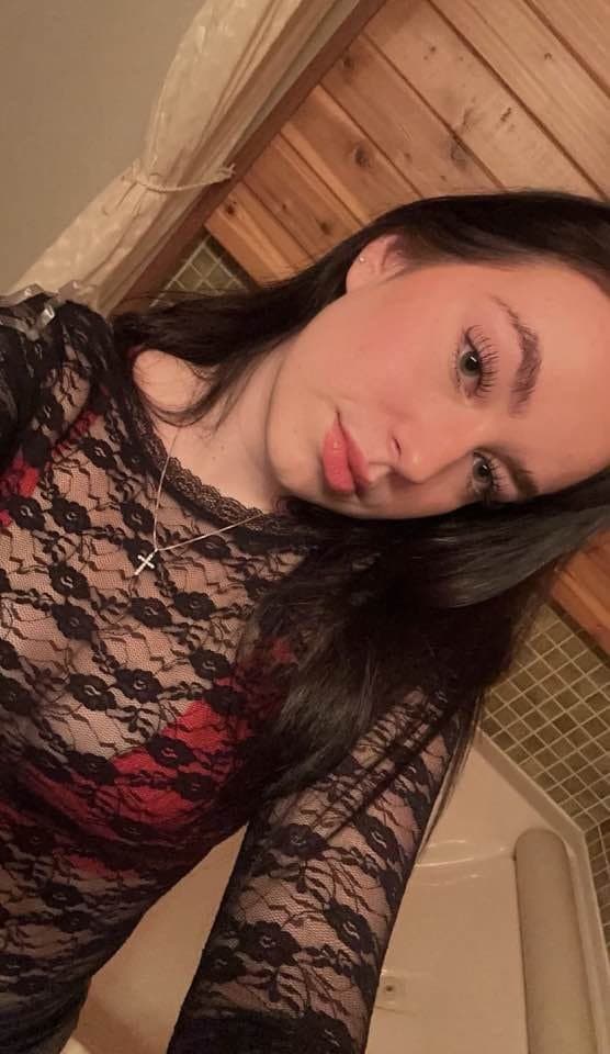 Kaitlyn and leah slut sisters and there friends rate those sluts in comment dm or kik : saa5642