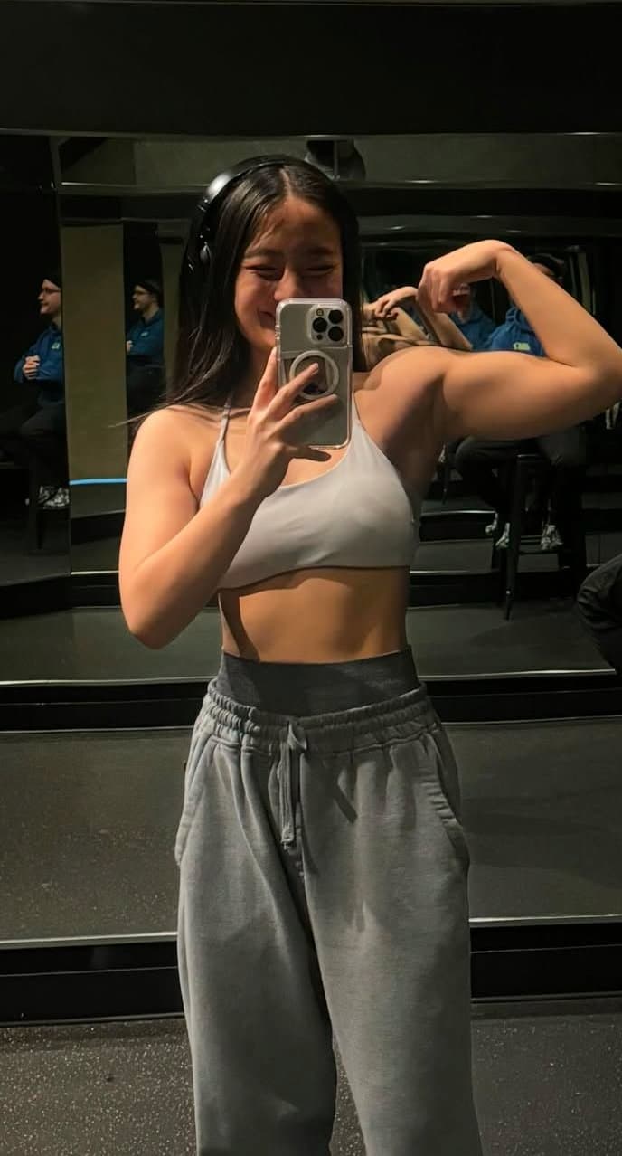 Asian teen gym crush rips her clothes off