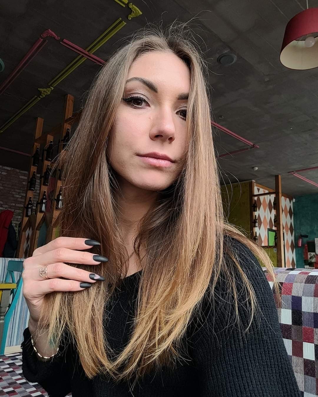 this ex girlfriend is going to become a famous webslut if I reach at least 10 shares (1)