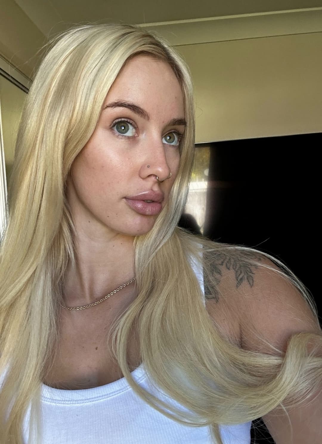 Pretty face, naughty thoughts, you know the vibe