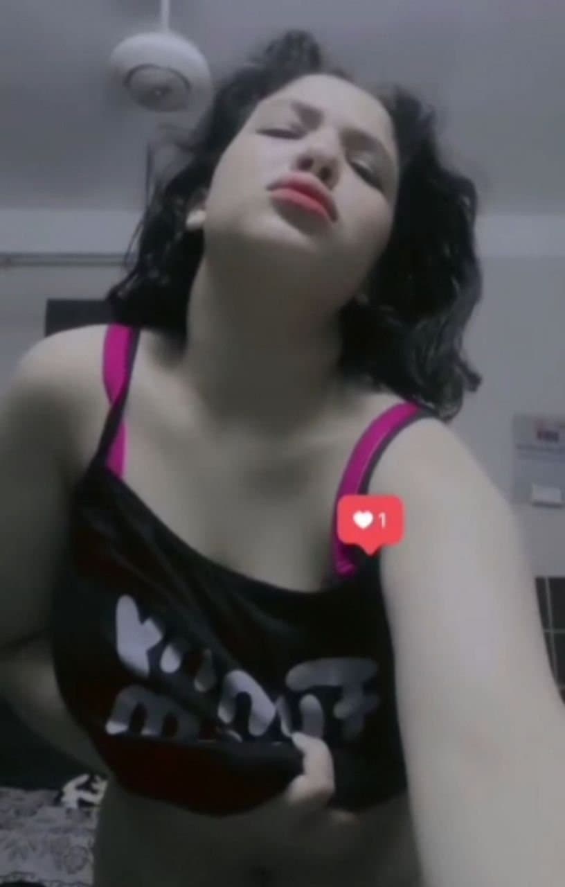 Part 3 of Alaã, give some likes to get her tits and pussy in Part 4