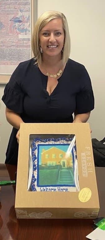 Realt0r hopes the internet forgot when she flashed & fingered herself on spring break