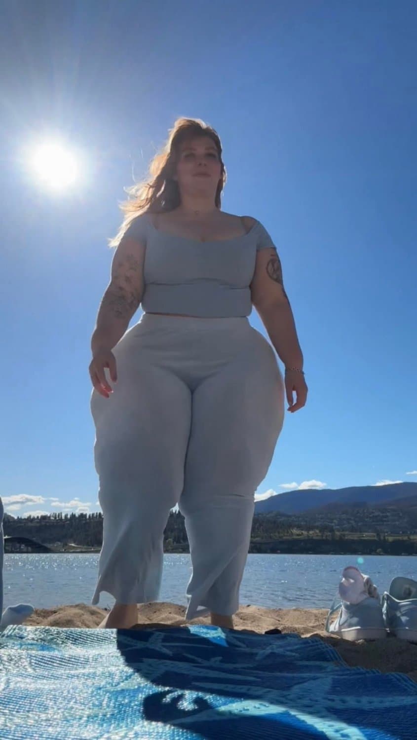 Click to view full size MASSIVE HUGE ASS SSBBW