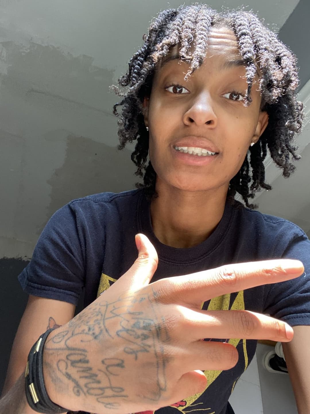 Light Skin Stud Dyke Red