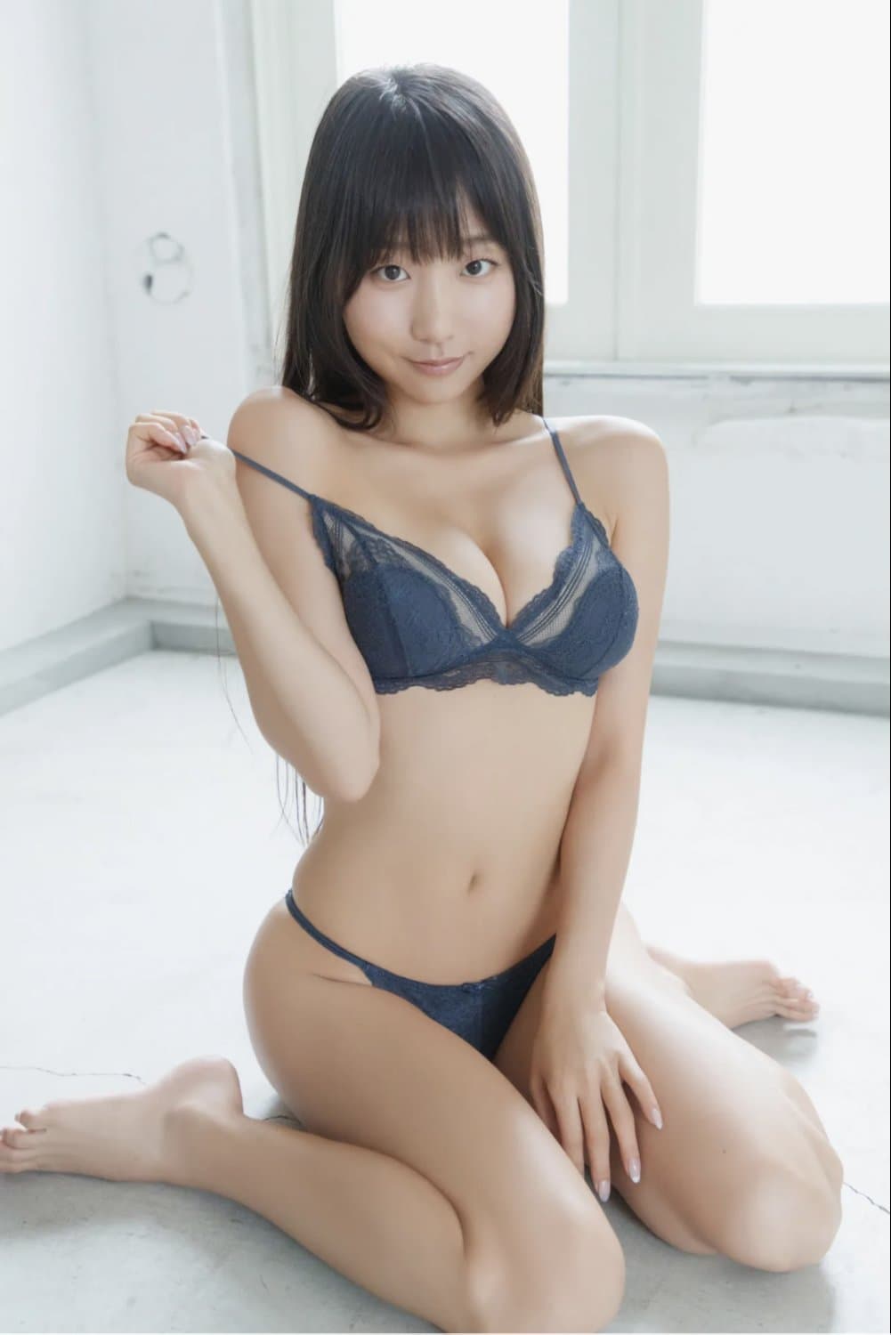 Eunji Pyo 표은지, FRIDAY GOLD フライデーゴールド Juicy