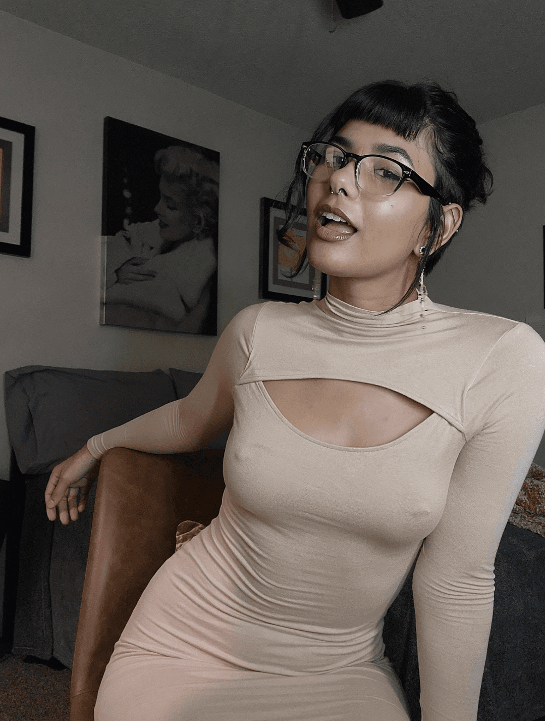 Click to view full size From modeling to camming to amateur porn. From a She to a He to a They. Quite the transition!