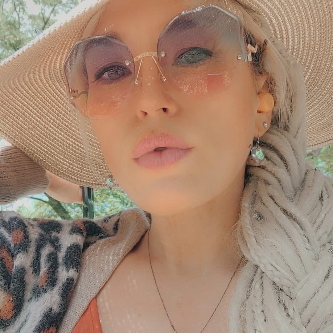 Cheating Cyndi wants your cum