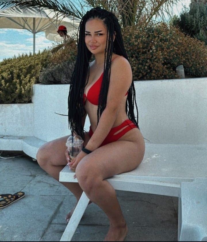 Sexy glamour feet pedicure woman sexy tits