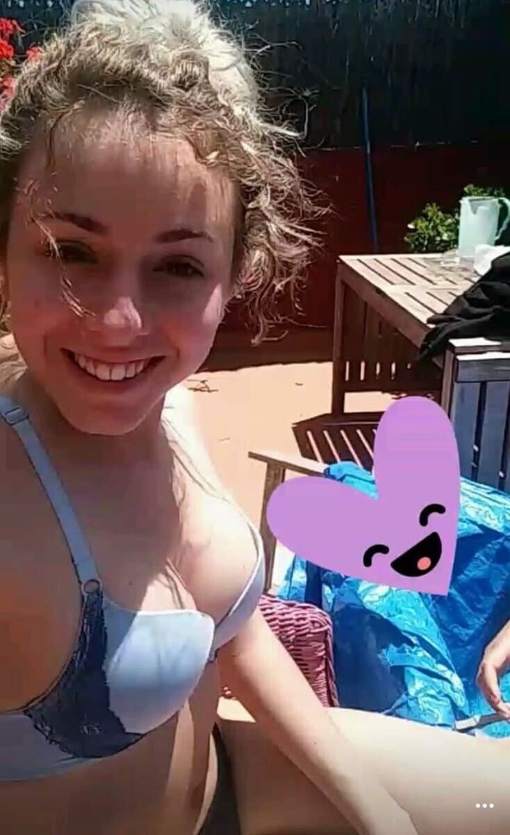 Para que se metan una paja con la buena para nada de Miare. Solo vale la pena por esa cola rica.