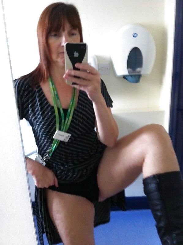 UK MILF Stevie’s Selfies