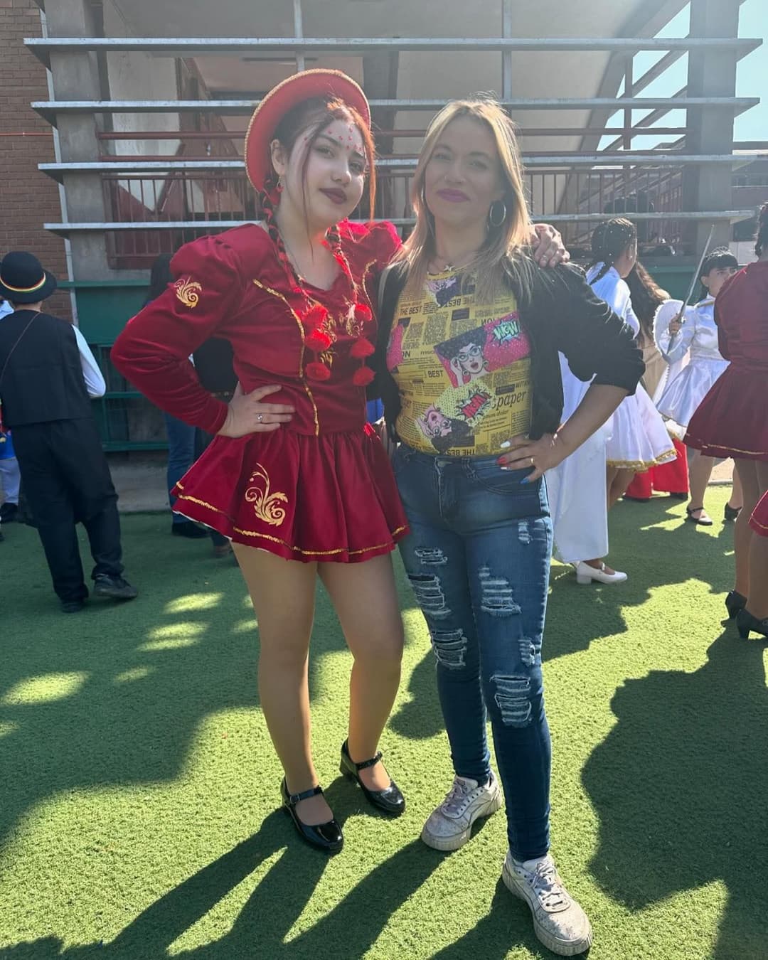 Haberme cogido a la mamá y unos años mas tarde a su hija fue excitante, las dos la chupan delicioso