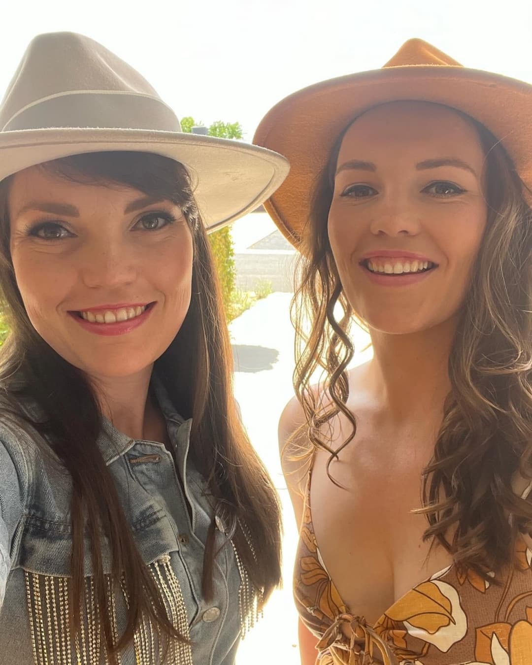 Sexy Aussie mamma Lex. Kik fitfunseeker with captions, edits, tribs