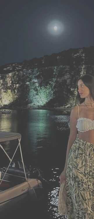 Cute Waitress gets a thick cum load by a Turkish shisha bar owner