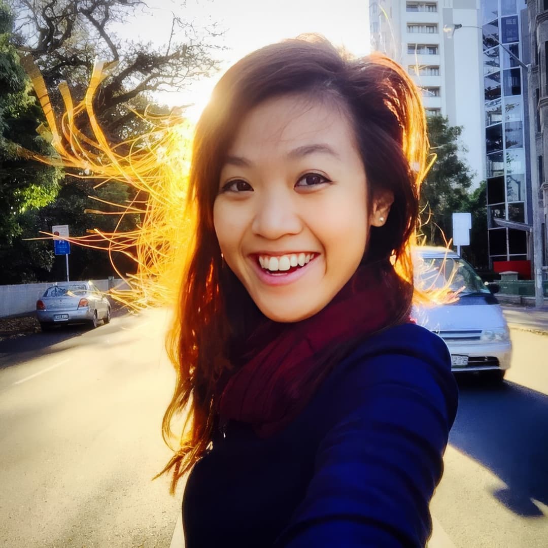 Cute Viet girl giving sloppy blowjob