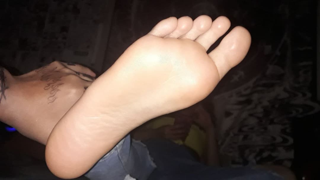 egirl shows her feet and then sucks cock and gets fucked