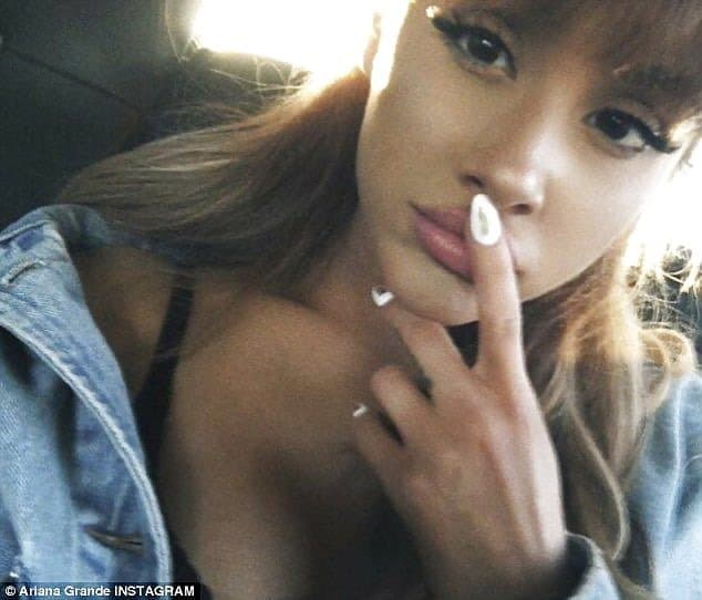 More Ariana Grande face/lips porn to goon to ?