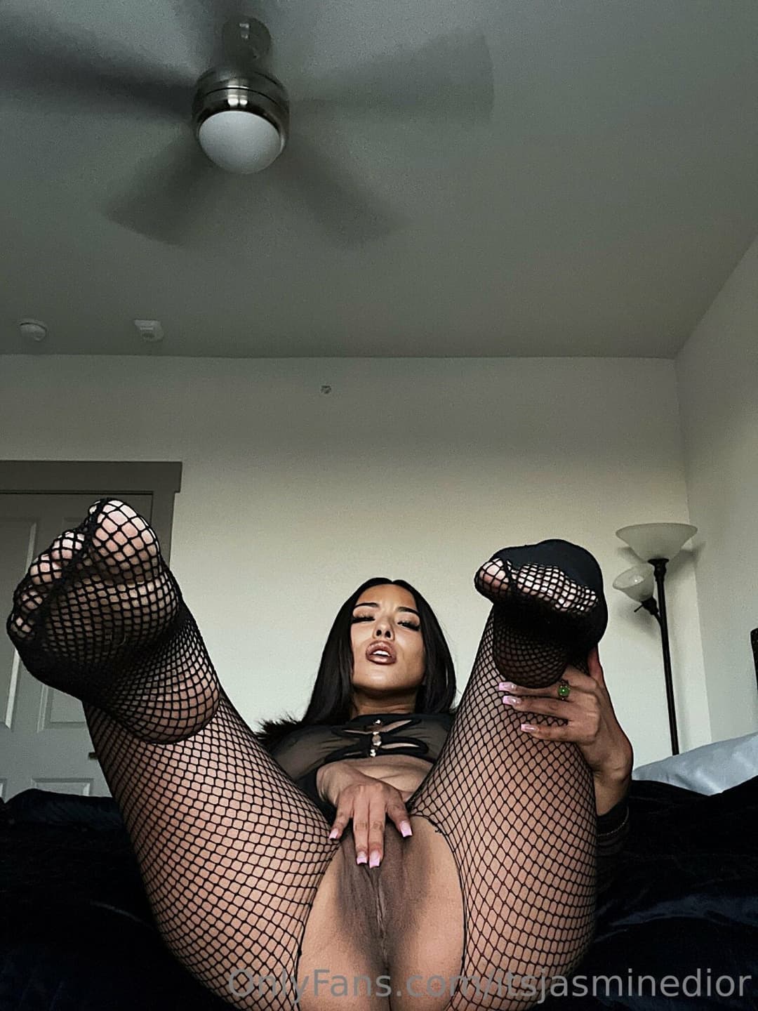 Asian Footslut Jasmine Dior needs cum