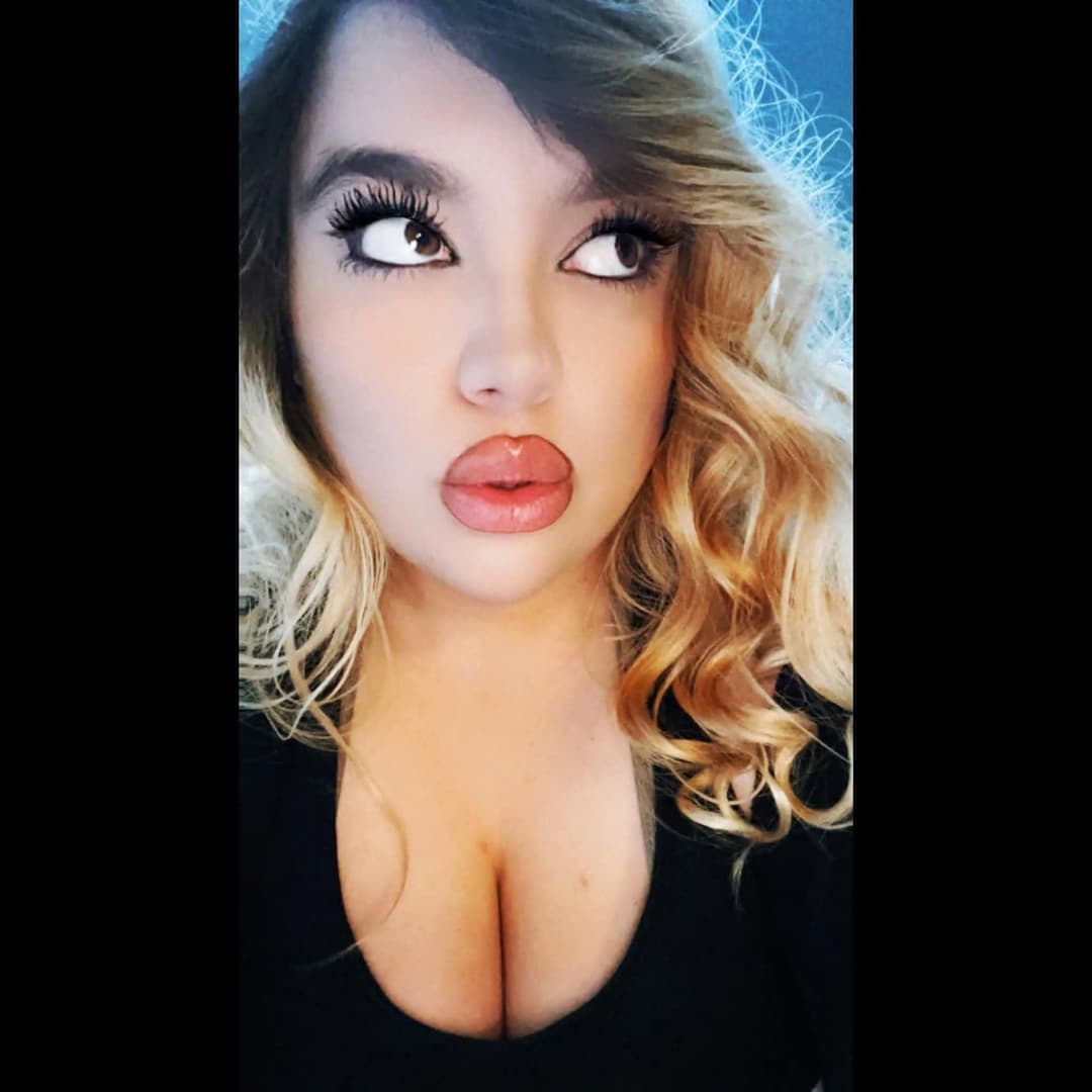 Alyssa Romero big titties and thick ass ! I cum to her everyday