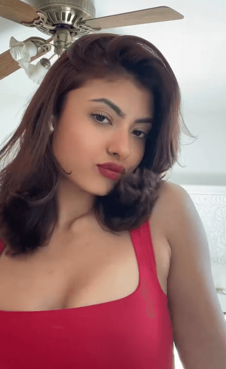 Model slut Tora Rozario sucking on black dick and balls