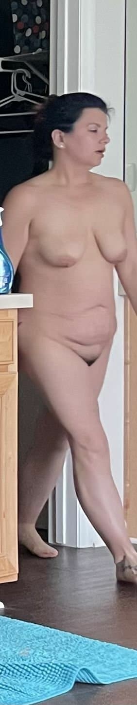 Found these on fat cheating husbands phone…have you seen these before?