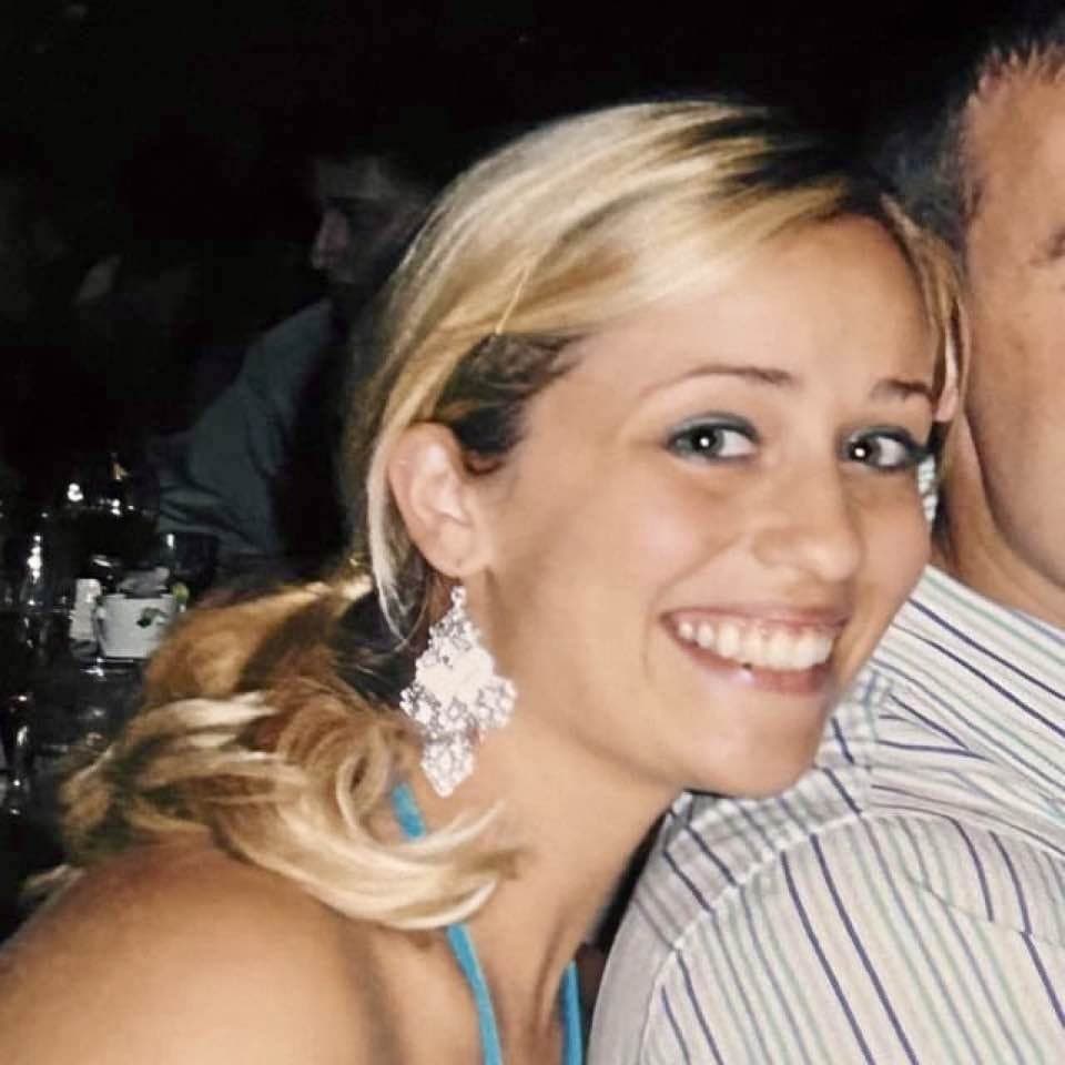 Liz pics. Big tits. Fat ass. On/off. And Clothed pics.